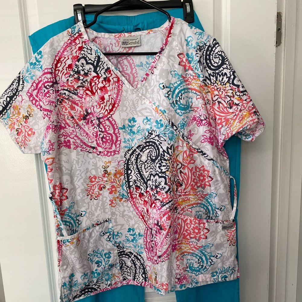 UA scrub set